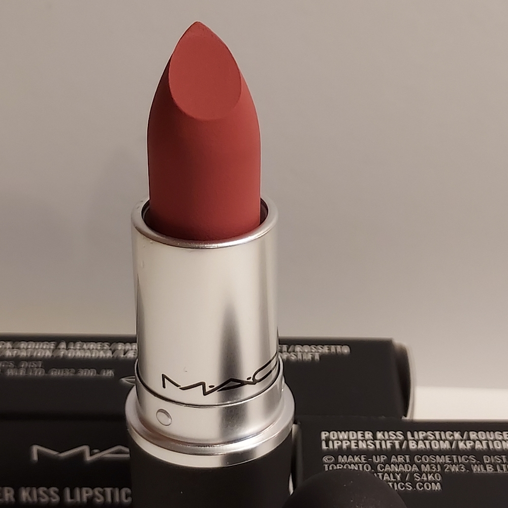 MAC Powder Kiss Lipstick *MULL IT OVER* - Picture 3 of 5